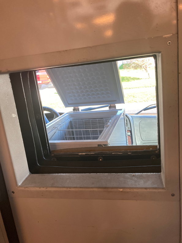 Chest Freezer in Driving Cab Chest Freezer