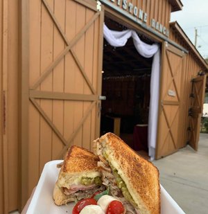 Keystone Ranch Wedding with a Food Truck in Florida Keystone Ranch Wedding with a Food Truck